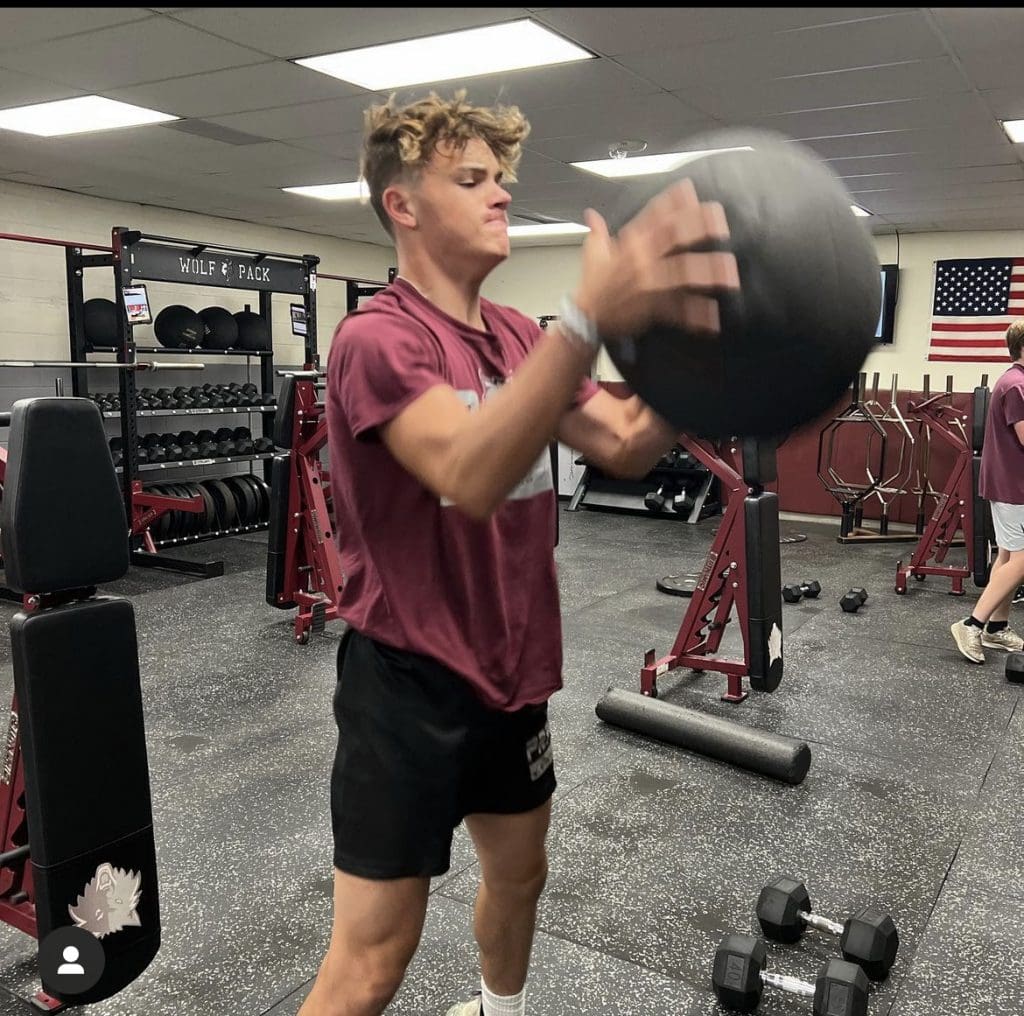 Prairie Ridge High School student workouts. Weight room culture on display.